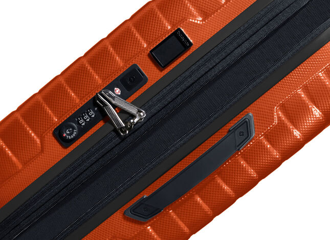 Practical interior with expandability