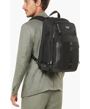 Urban-Eye Backpack 17.3" 47 x 32 x 22/25 cm | 1.4 kg