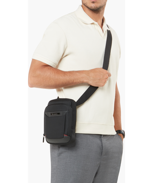 Pro-DLX 6 Crossbody Bag  S 22 x 15.5 x 6 cm | 0.2 kg