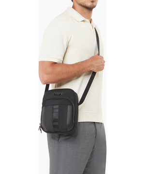 Urban-Eye Crossbody Bag M 24 x 19 x 9 cm | 0.4 kg